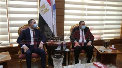 رئيس جامعة كفر الشيخ ونائب المحافظ يستعرضان سبل التعاون