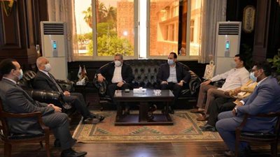 محافظ الأقصر يبحث مع هيئة الرعاية الصحية سيرعمل منظومة التأمين الصحي الشامل