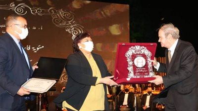 وزيرة الثقافة: الاحتفاء برموز القوى الناعمة تقديرًا لما قدموه.. وترسيخاً لقيمة وفاء الوطن بأبنائه