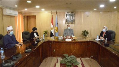 محافظ أسيوط يترأس ندوة المجلس القومي للمرأة 