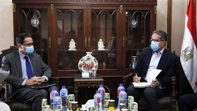 وزير السياحة يبحث مع سفير فرنسا بالقاهرة سبل التعاون بين البلدين