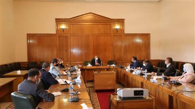 وزير الرى: الوزارة تبذل مجهودات ضخمة لتنفيذ المشروع القومى لتأهيل الترع