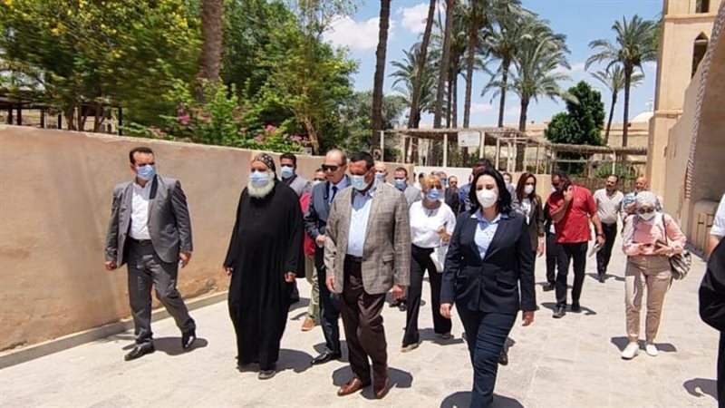 محافظ البحيرة ونائب