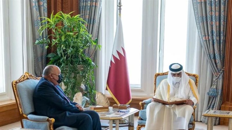 وزير الخارجية يسلم