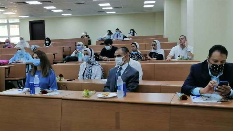 مناقشة أول مشروع