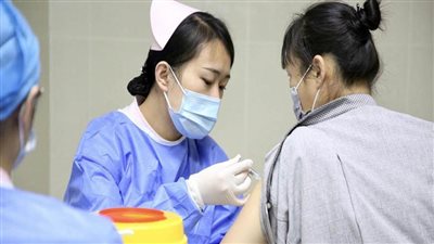 الصين: تقديم أكثر من 900 مليون جرعة من لقاحات كورونا