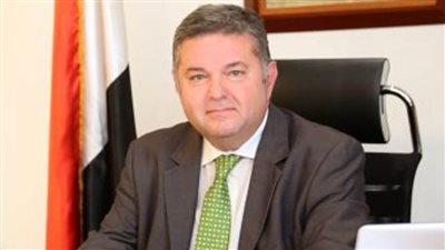 عاجل|وزير قطاع الأعمال: بدء اختبار السيارة الكهربائية 