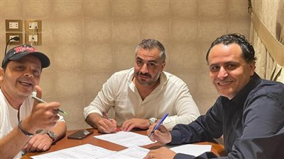 محمد هنيدي مذيع لأول مرة على قناة المحور (صور)