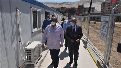 محافظ أسيوط يتفقد أعمال إنشاء مشروع تجميع مياه الصرف الصحي بقرية درنكة