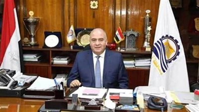 محافظ قنا يتفقد مشروع ترفيق المناطق الصناعية بـ(هو) في نجع حمادي