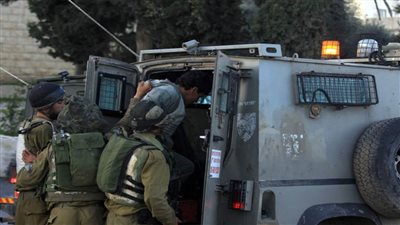 الاحتلال الإسرائيلي يعتقل 6 مواطنين شرق نابلس ويغلق مداخل المدينة