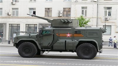 الجيش الروسي يتسلم أول دفعة من عربات 