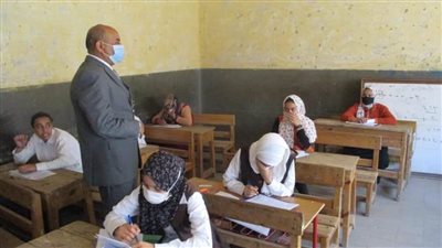 ٥٧ ألفاً و٥٠٠ طالب وطالبة يؤدون امتحانات الدبلومات الفنية بالمنيا