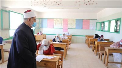 113 ألف طالب يؤدون امتحانات الثانوية الأزهرية في 609 لجان