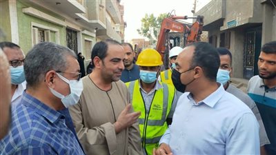 نائب محافظ المنيا يستمع لمطالب أهالي مدينة العدوة من حياة كريمة