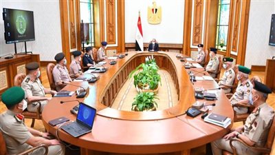 الرئيس السيسي يبحث خطة القيادة العامة لتطوير ورفع كفاءة القوات بجميع أفرع القوات المُسلحة