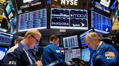 سوق الأسهم الأمريكية يغلق على انخفاض