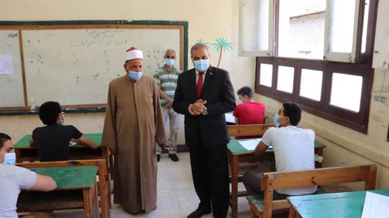 المحرصاوى يتفقد امتحانات