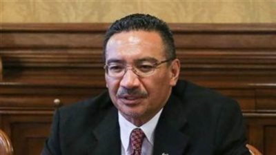 وزير الخارجية الماليزي يلتقي رئيس اقتصادية قناة السويس لبحث فرص الاستثمار بالمنطقة