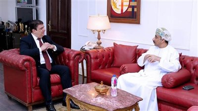 زين يبحث سبل تعزيز التعاون بين مصر وعمان