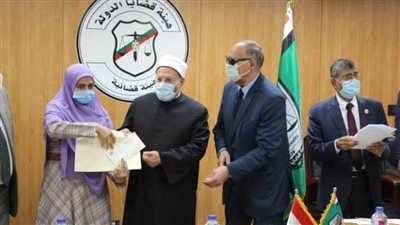 فوز باحثين بكلية الآداب جامعة الوادي الجديد بجائزة المستشار الفنجري التشجيعية