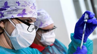 إيطاليا: فصل الكوادر الطبية الذين لم يتلقوا لقاح كورونا