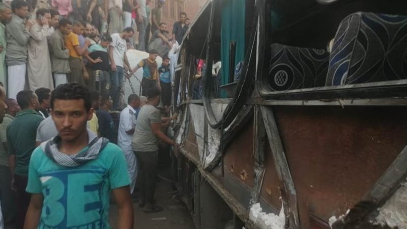 محاولات الاهالى لإنقاذ