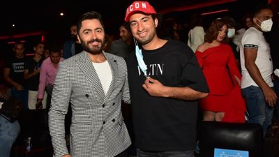 بالصور.. النجوم يحضرون العرض الخاص لفيلم تامر حسني 