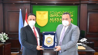 رئيس جامعة الإسكندرية يستقبل الملحق الثقافي السعودي 