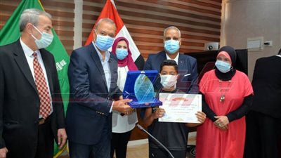 محافظ القليوبية يكرم أبطال الخماسى الحديث بنادى بنها الرياضى