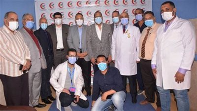 محافظ الشرقية يدعم مستشفى السعديين بمليون جنيه وصرف مكافأة مالية لانتظام سير العمل 