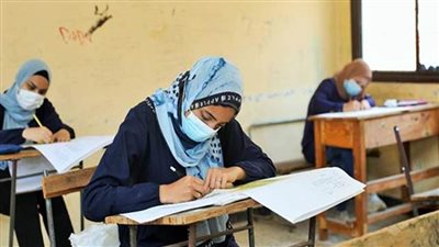 طلاب الدبلومات الفنية يؤدون الامتحان في رابع أيام الدور الأول