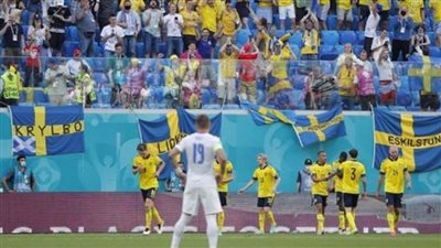 منتخب السويد يتصدر المجموعة الخامسة لليورو ويتأهل لدور الـ 16 بفوزه على بولندا 3-2