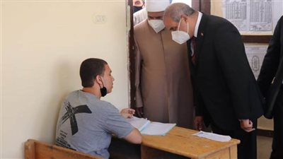 رئيس جامعة الأزهر يتفقد لجان الشهادة الثانوية الأزهرية للطلاب والطالبات بدمياط الجديدة