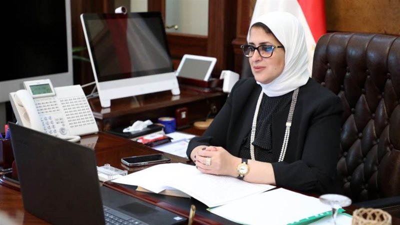 وزيرة الصحة خلال