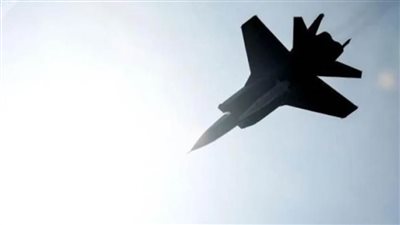 روسيا تنقل أحدث طائرتها المقاتلة محملة بصواريخ فرط صوتية إلى سوريا