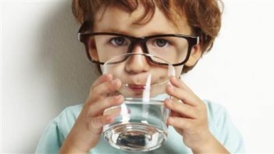 تحذير عاجل.. شرب الماء قد يكون قاتلا للأطفال 