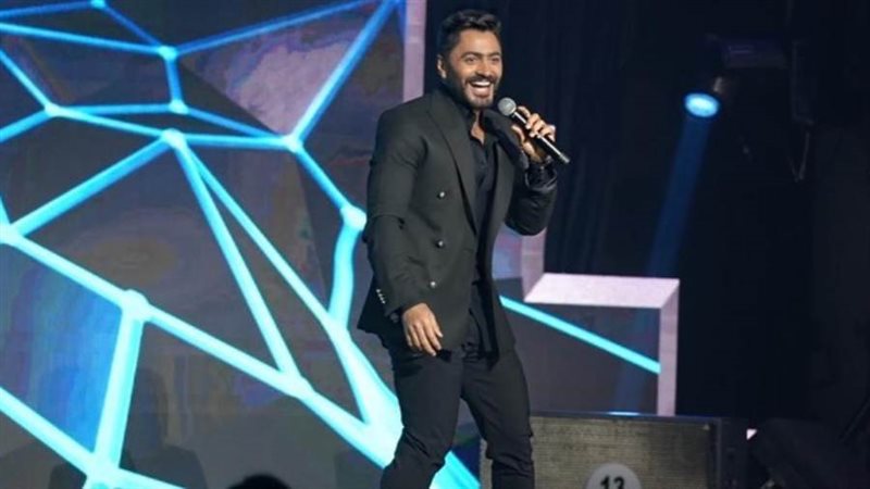 تامر حسني يشعل أجواء