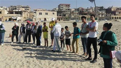 حملة مشتركة للتثقيف الصحي ومؤسسة الشجرة للتوعية بلقاح كورونا على شاطئ العريش