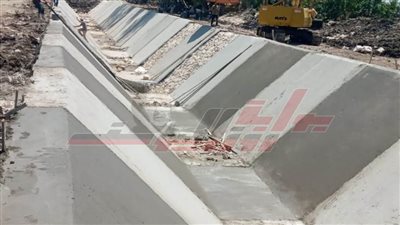 لترشيد مياه الري.. تبطين الترع بكفر الشيخ 