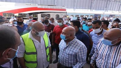 8 صور تبرز جهود كامل الوزير داخل محطة 