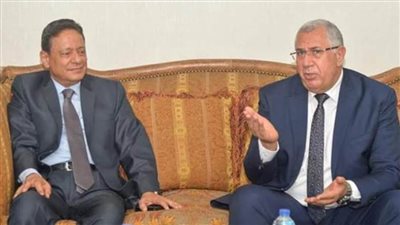 وزير الزراعة يشرح خريطة الاستثمار الزراعي بندوة 