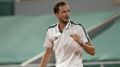 الروسي ميدفيديف يفوز ببطولة 