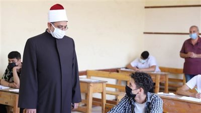 رئيس قطاع المعاهد الأزهرية يتفقد لجان امتحانات الشهادة الثانوية بالقاهرة والجيزة