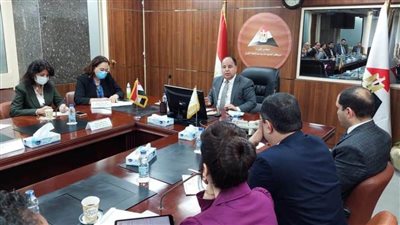 وفد تنسيقية الشباب يلتقي وزير المالية ضمن جلسات الحوار المجتمعي حول قانون الشهر العقاري