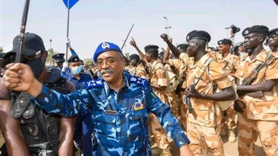 وزير الداخلية السوداني يؤكد الاهتمام بتطوير بيئة العمل لمنسوبي الشرطة