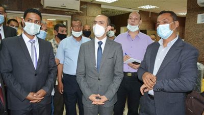 نائب محافظ سوهاج يتفقد سير العمل بالمراكز التكنولوجية بأخميم وسوهاج