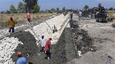 تبطين 249 كيلو بنية تحتية مائية ببني سويف