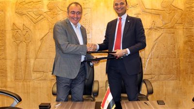 بروتوكول تعاون بين جامعة حلوان ومدرسة مصر للتكنولوجيا الحيوية