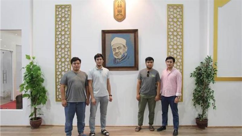 رواد جناح الأزهر